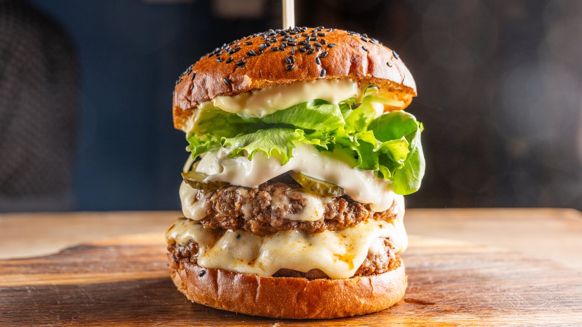 Tallboy double burger at Late Night Munchies Riga