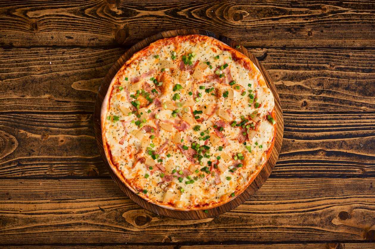 Harold Hawaiian pizza at Late Night Munchies Riga
